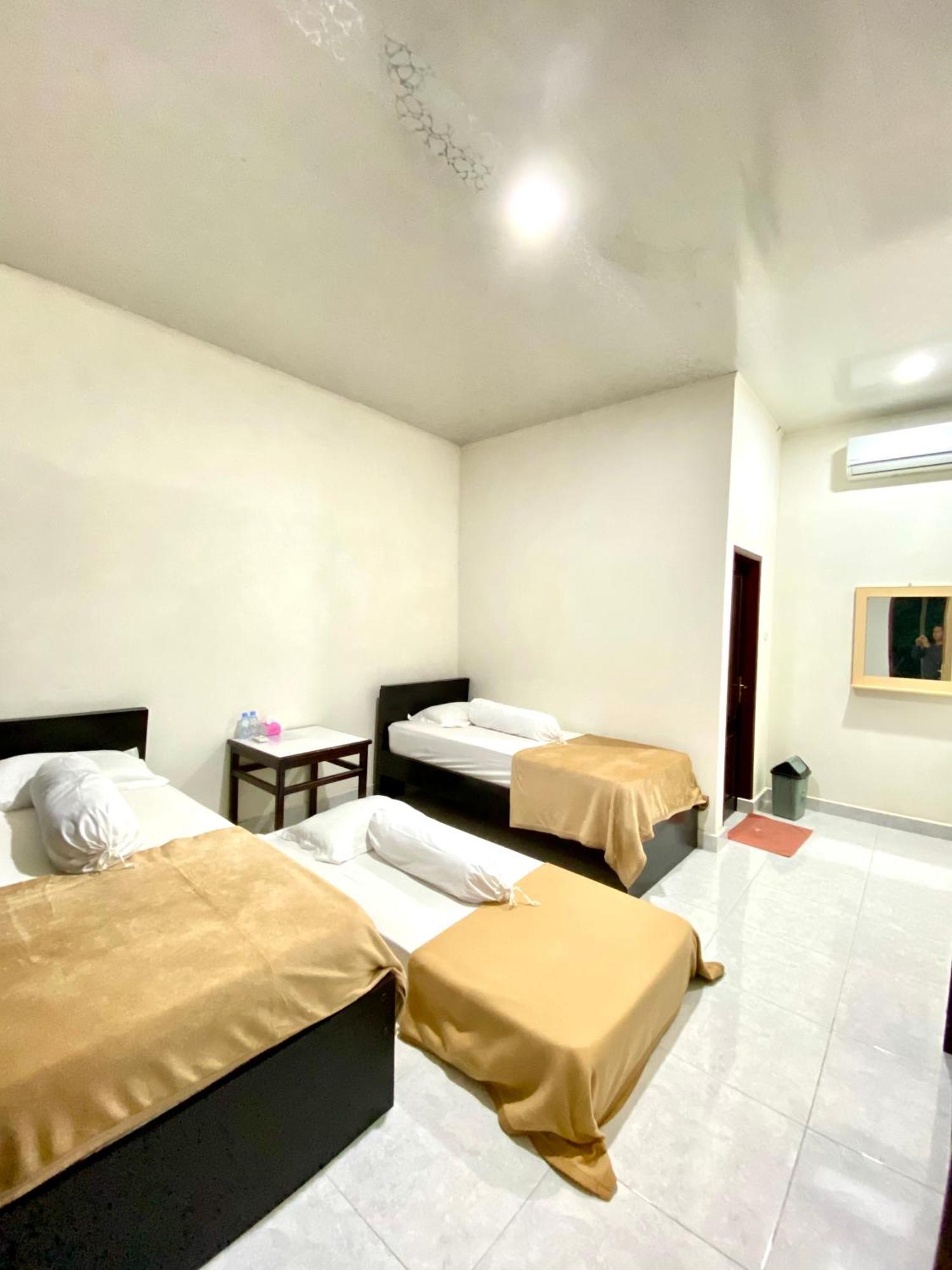 Amadeo Guest House Ratodena المظهر الخارجي الصورة
